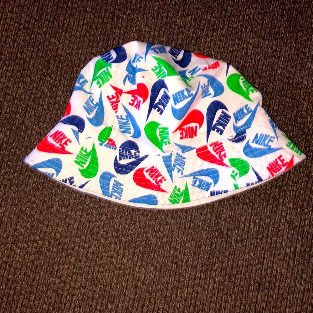 Brand new boys Nike bucket hat!